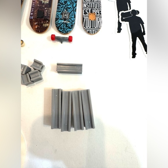 Tech Deck Finger Boards, Parts,  Stickers - Zoo York Skateboard Toy - Picture 5 of 10